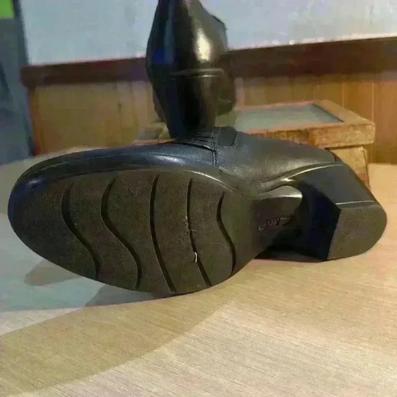 Clark’s Black Leather Infall Falls Pleated 4-Button Vintage Victorian Mules - Picture 5 of 6